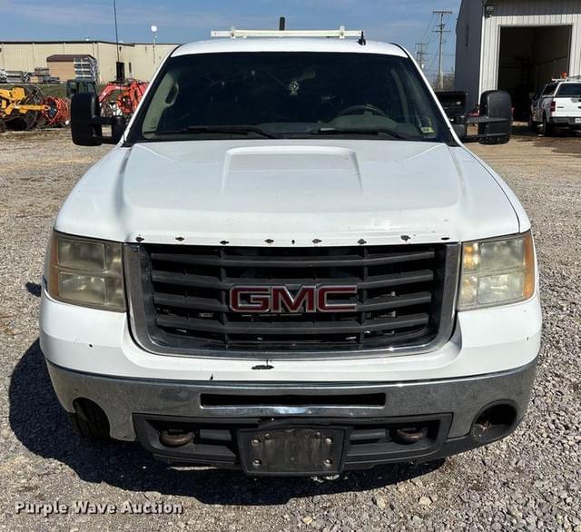 Image of GMC 2500HD equipment image 1