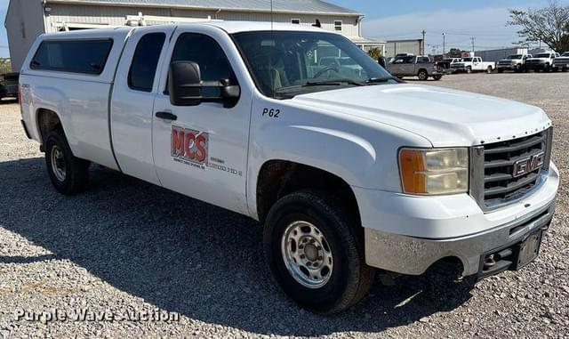 Image of GMC 2500HD equipment image 2