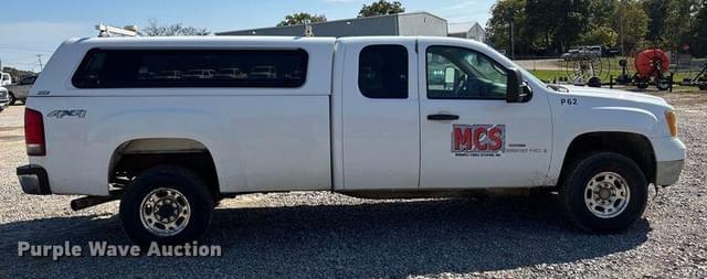 Image of GMC 2500HD equipment image 3