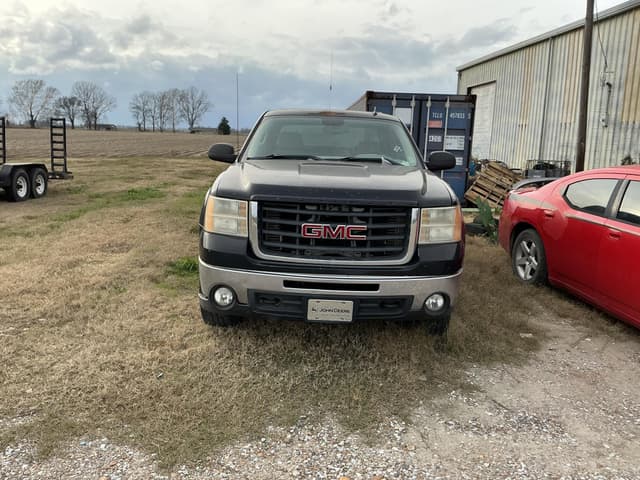 Image of GMC 2500HD equipment image 1