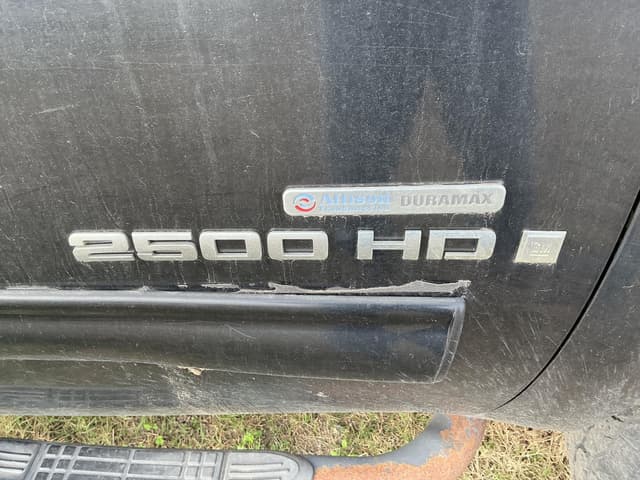 Image of GMC 2500HD equipment image 3