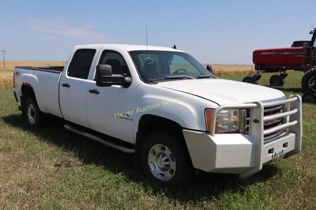 Image of GMC 2500HD equipment image 1