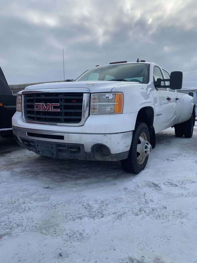 Image of GMC 3500HD equipment image 2