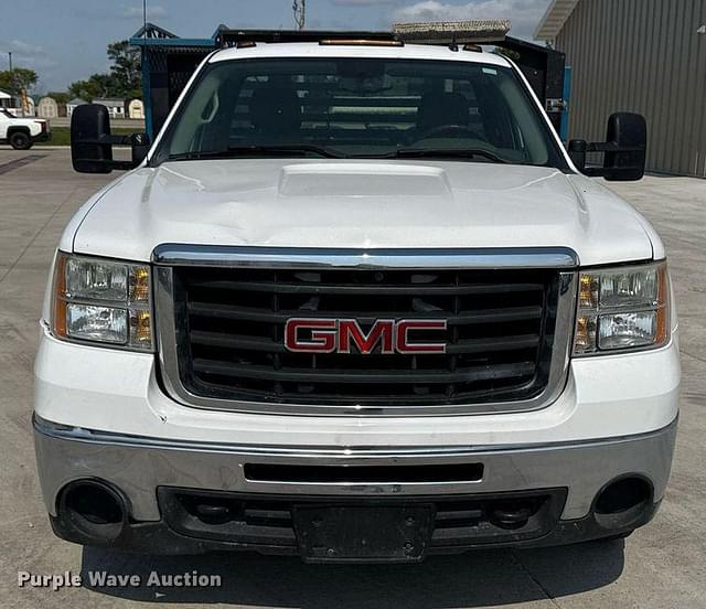 Image of GMC 3500HD equipment image 1