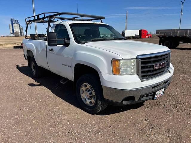 Image of GMC K2500 equipment image 1