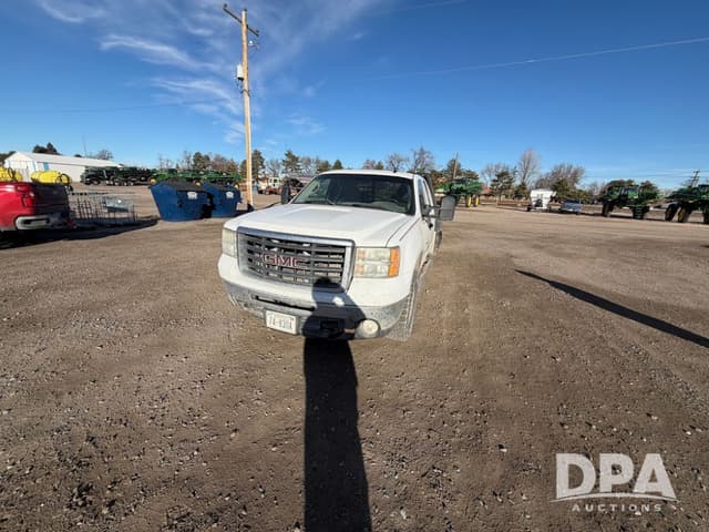 Image of GMC 2500HD equipment image 1