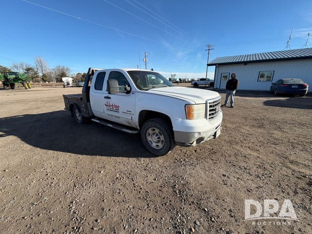 Image of GMC 2500HD equipment image 4