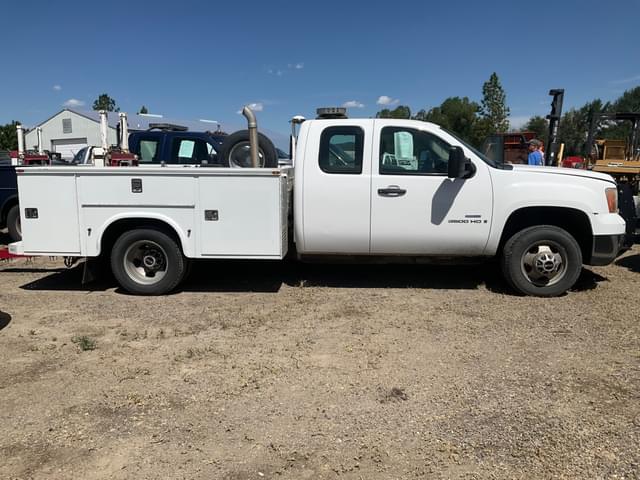 Image of GMC 3500HD equipment image 3