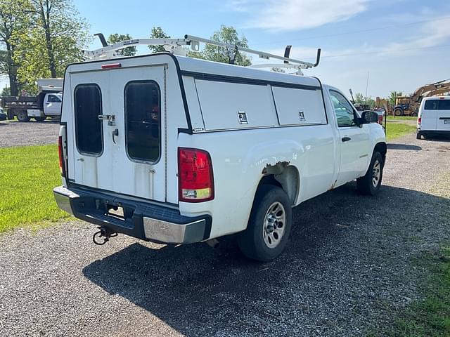 Image of GMC Sierra equipment image 4