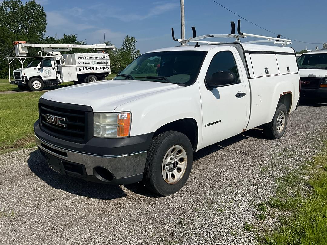 Image of GMC Sierra Primary image