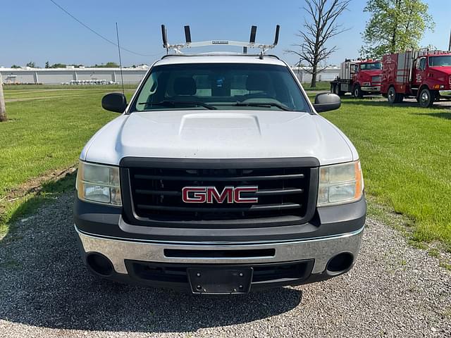 Image of GMC Sierra equipment image 1
