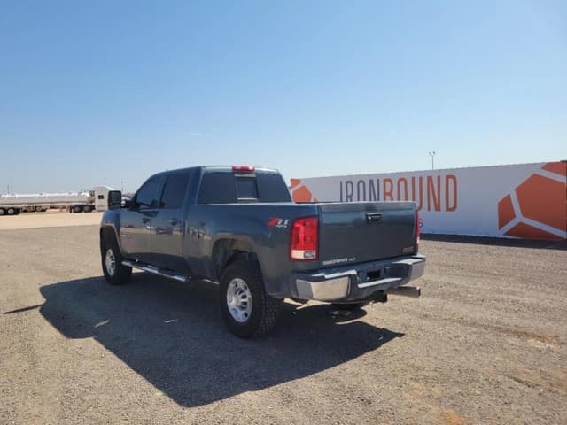 Image of GMC 2500HD equipment image 2