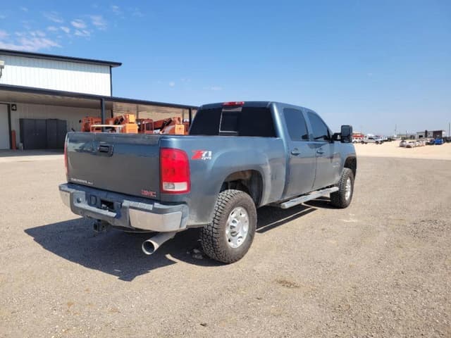 Image of GMC 2500HD equipment image 4