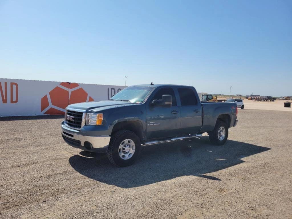 2009 GMC 2500HD Equipment Image0