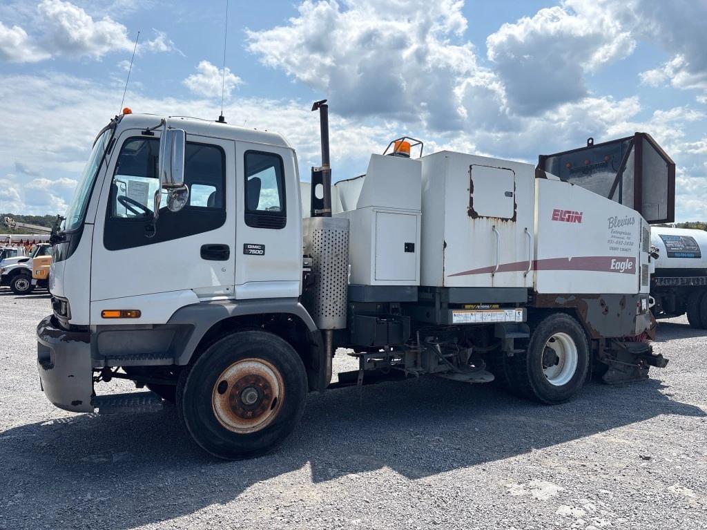Image of GMC T7500 Primary image