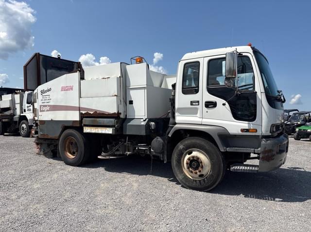 Image of GMC T7500 equipment image 1