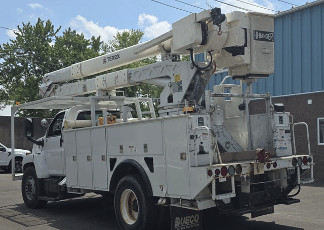 Image of GMC Topkick C7500 equipment image 1