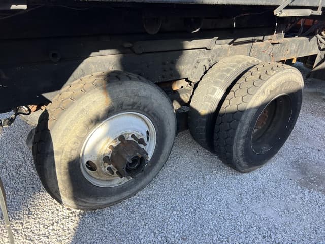 Image of GMC Topkick C8500 equipment image 4