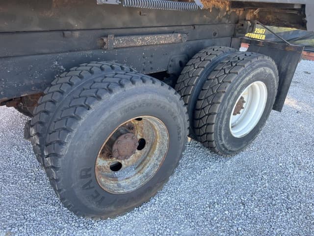 Image of GMC Topkick C8500 equipment image 1