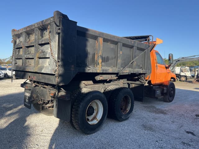 Image of GMC Topkick C8500 equipment image 4