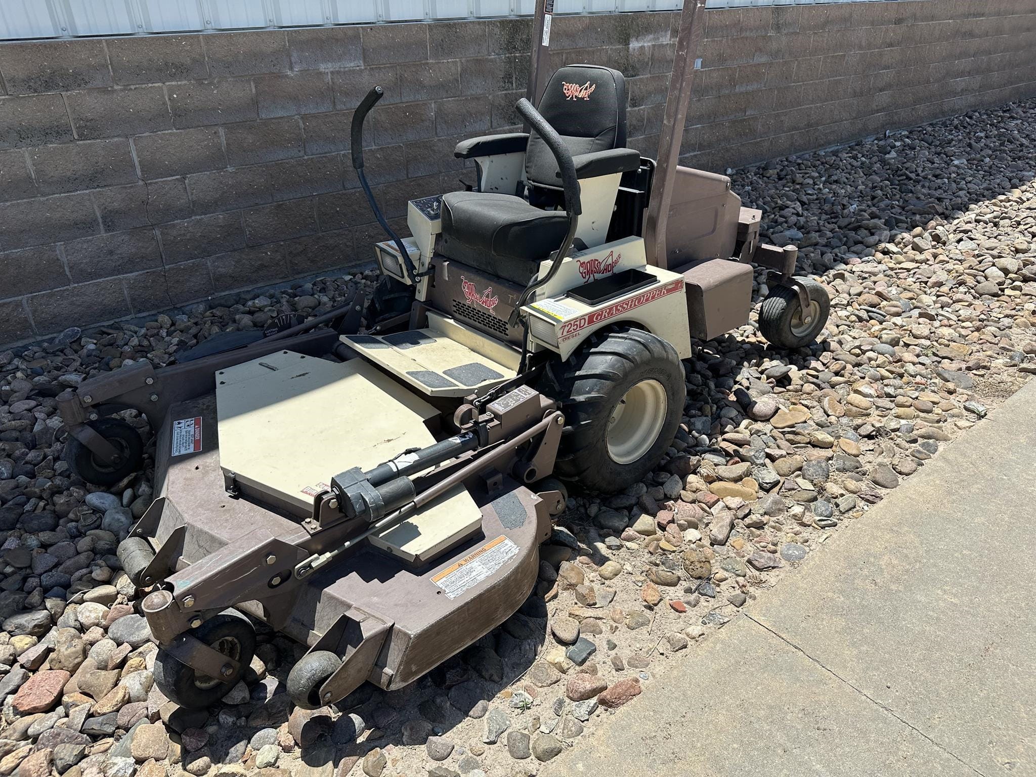 2009 Grasshopper 725DT Equipment Image0