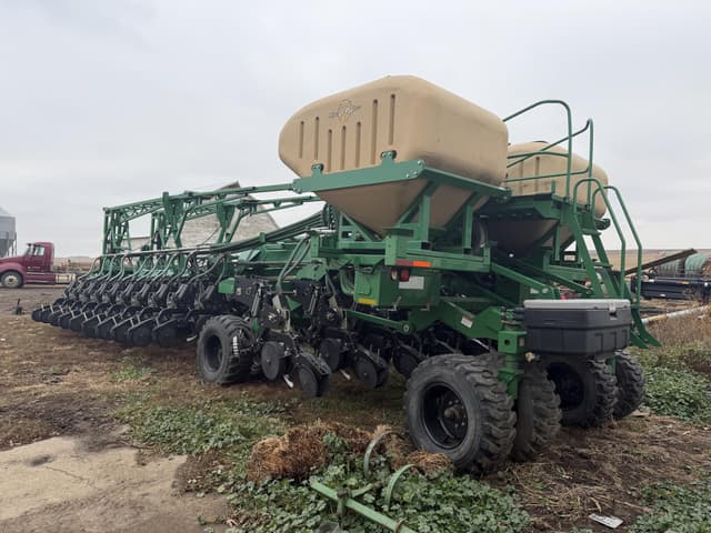 Image of Great Plains YP2425-48TR equipment image 3