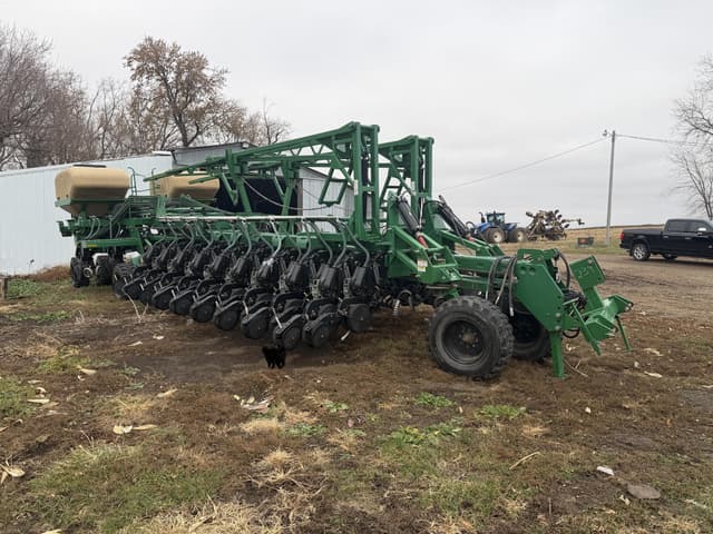 Image of Great Plains YP2425-48TR equipment image 1