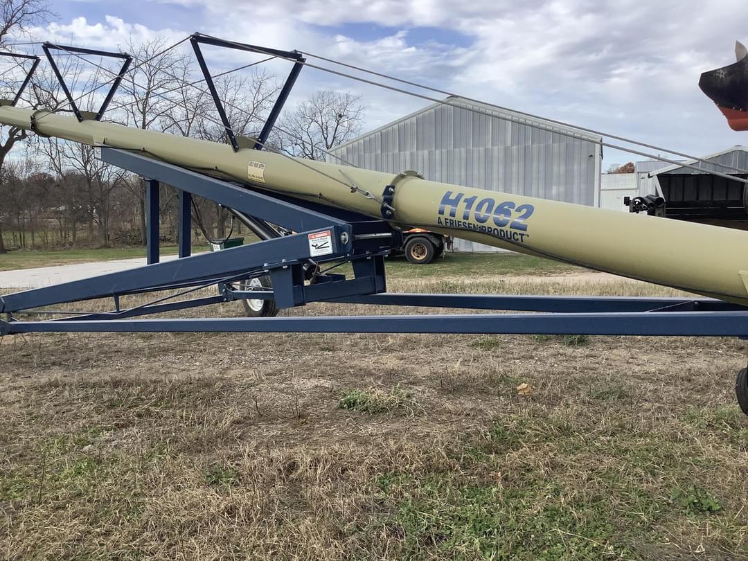 Image of Harvest International H1062 Primary image