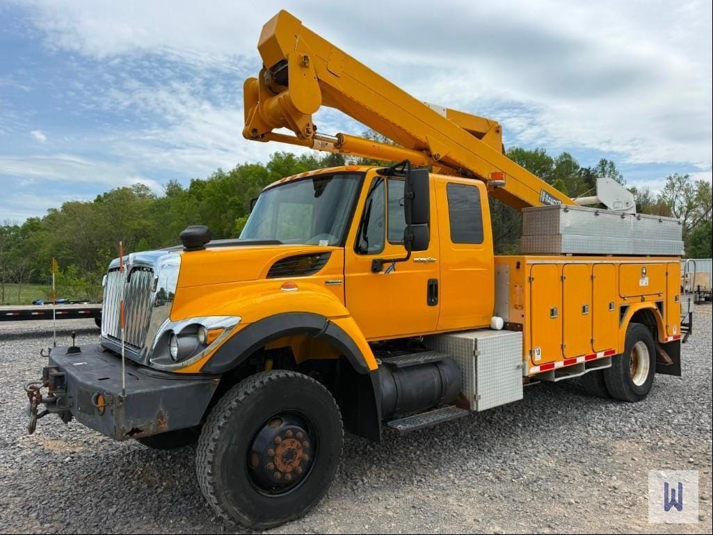 2009 International 7400 Equipment Image0