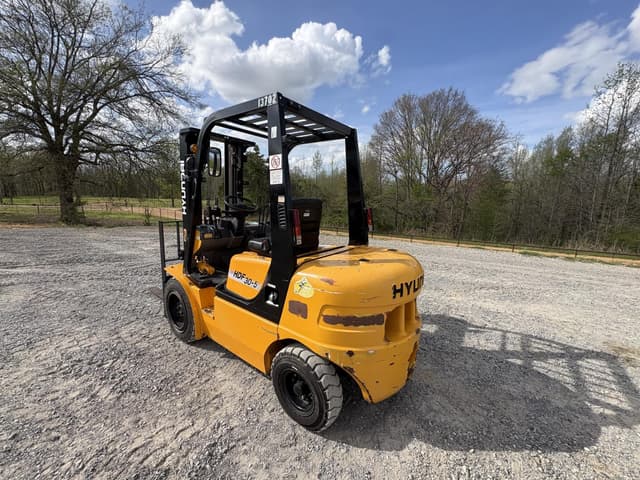 Image of Hyundai HDF30-5 equipment image 4