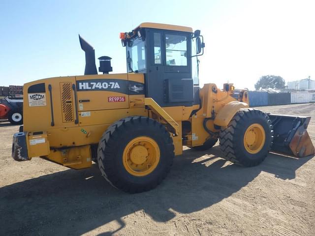 Image of Hyundai HL740-7A equipment image 2