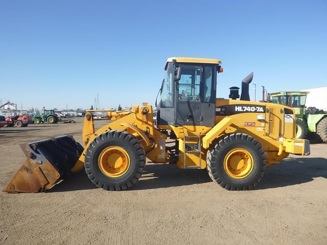 Image of Hyundai HL740-7A equipment image 4