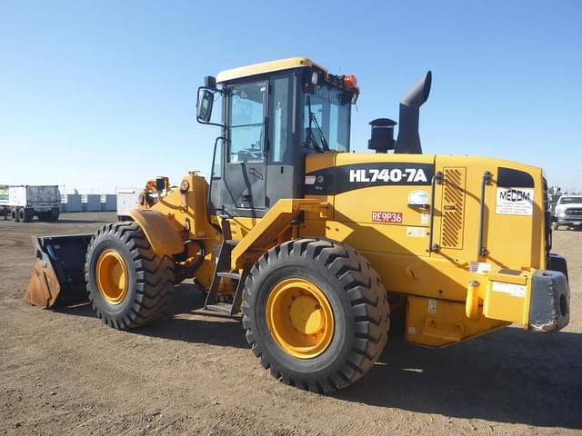 Image of Hyundai HL740-7A equipment image 3