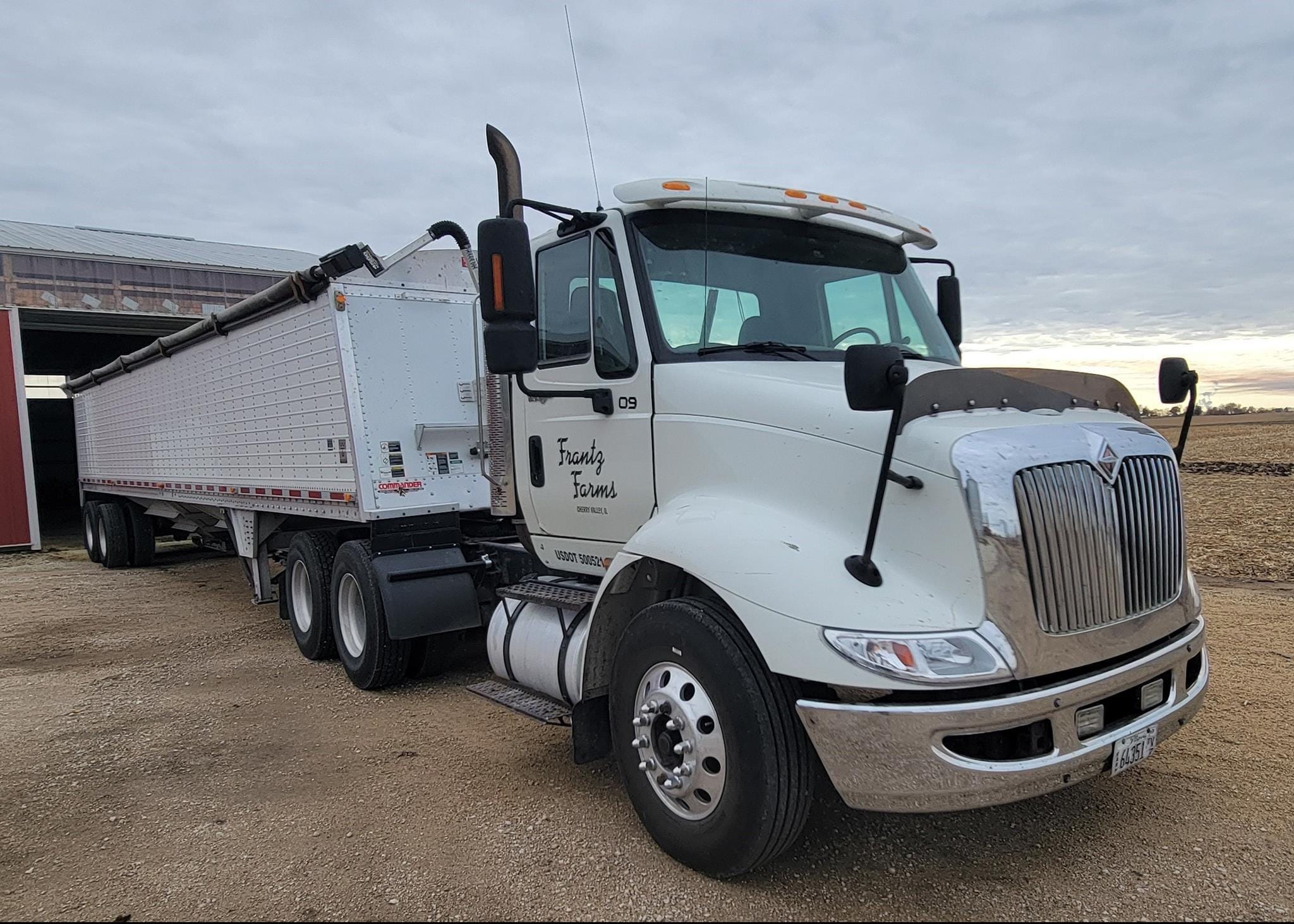 2009 International 8600 Equipment Image0