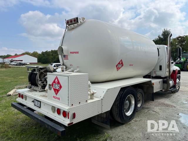Image of International Dura Star 4400 equipment image 4