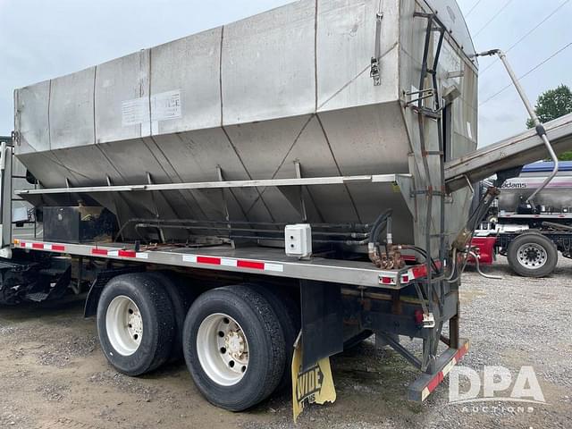Image of International  Transtar 8600 equipment image 2
