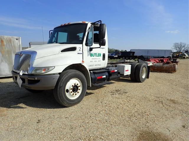 Image of International 4000 equipment image 3