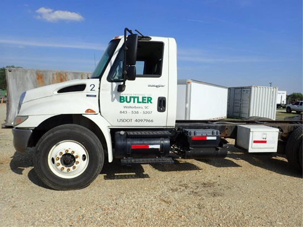 2009 International 4000 Equipment Image0