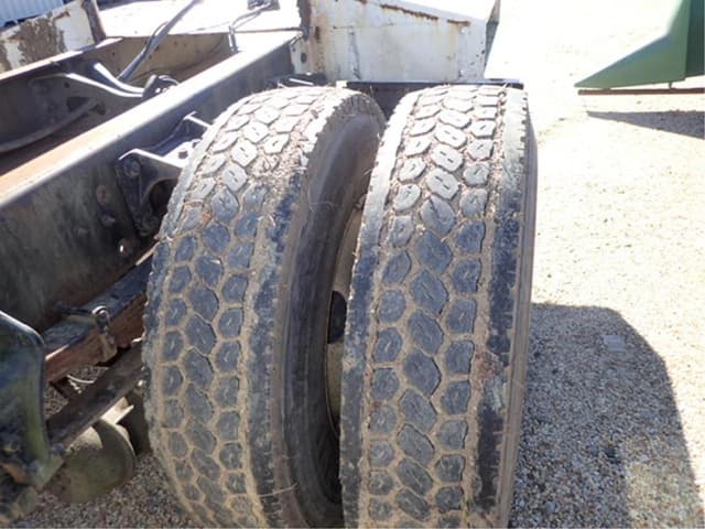 Image of International 4000 equipment image 3