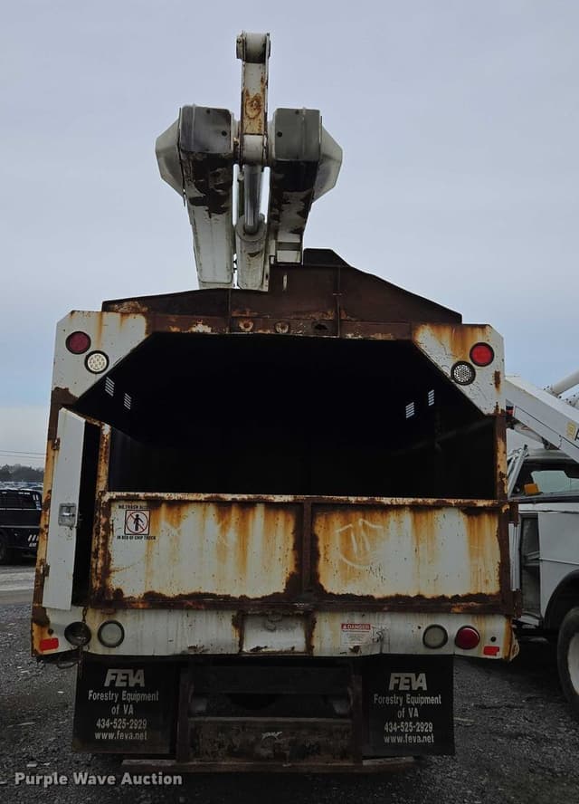 Image of International 4300 equipment image 4