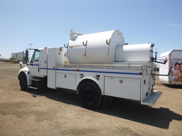 Image of International 4300 equipment image 3