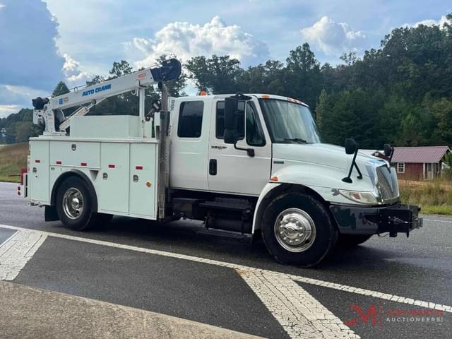 Image of International 4300 equipment image 3