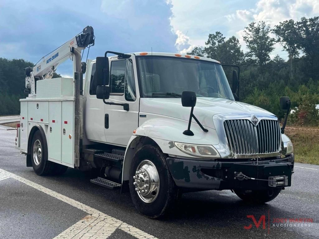 2009 International 4300 Equipment Image0