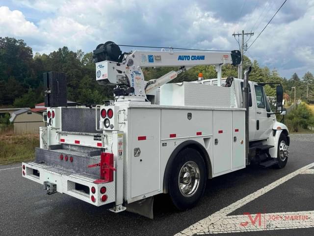 Image of International 4300 equipment image 4