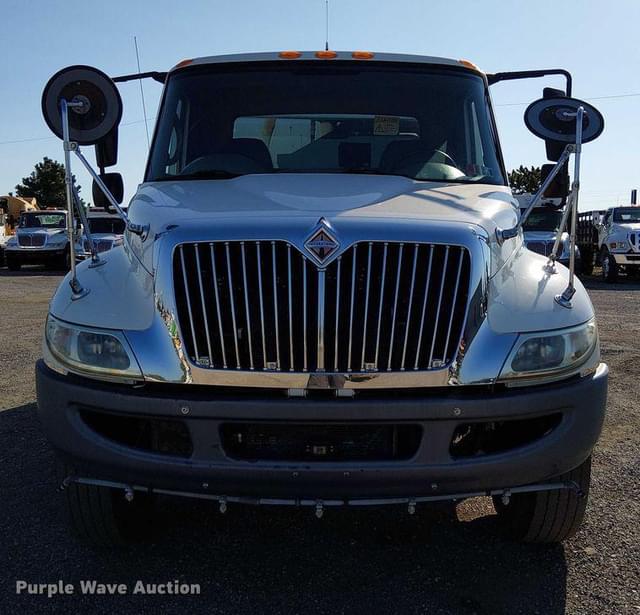 Image of International 4300 equipment image 1