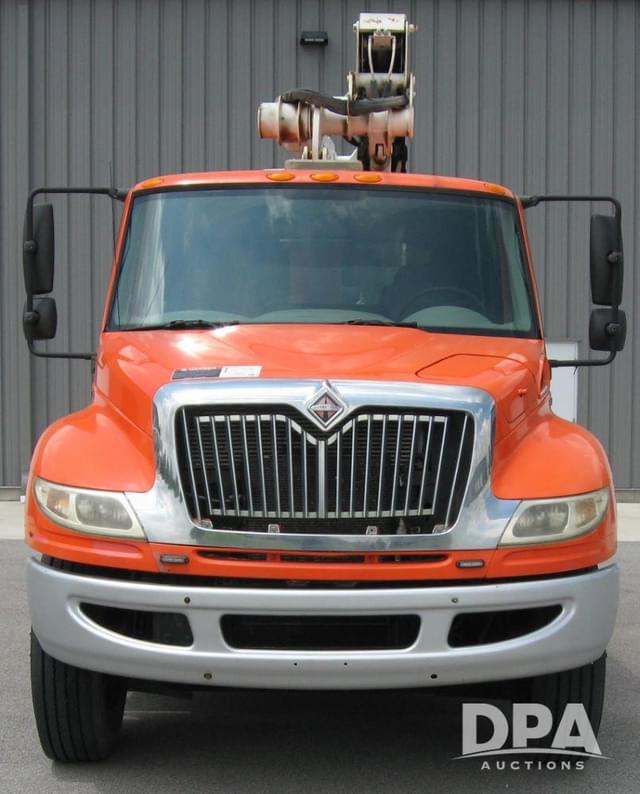 Image of International 4400 equipment image 1