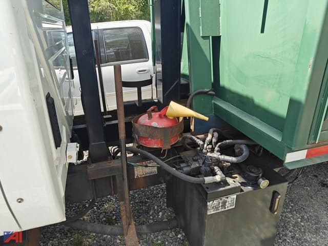 Image of International 4400 equipment image 1