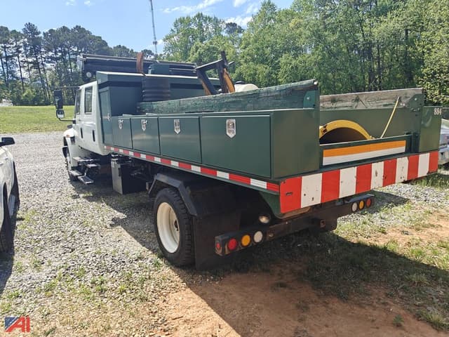 Image of International 4400 equipment image 2