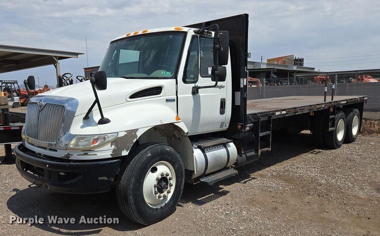 2009 International 4400 Equipment Image0