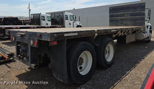 Image of International 4400 equipment image 3